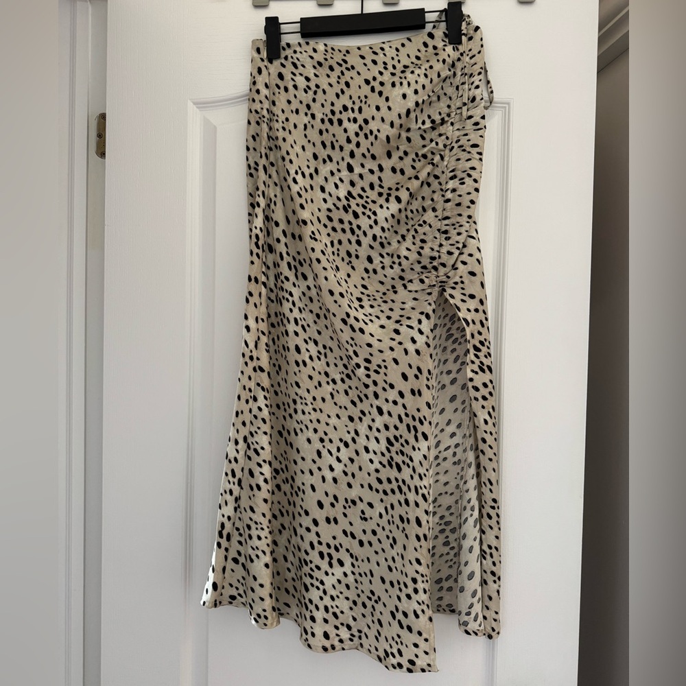 Elegant Black and Cream Leopard Print Skirt